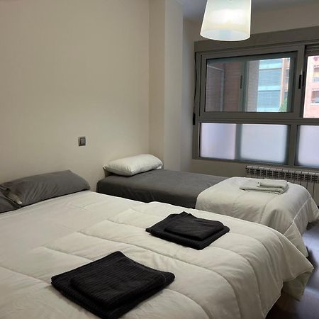 Impresionante Apartamento De 4 Dormitorios 3 Banos Y 2 Plazas De Garaje Madrid Luaran gambar