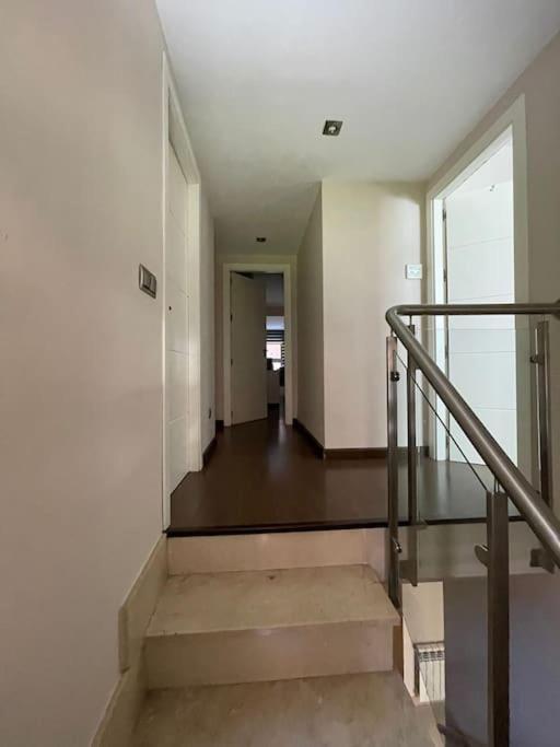 Impresionante Apartamento De 4 Dormitorios 3 Banos Y 2 Plazas De Garaje Madrid Luaran gambar