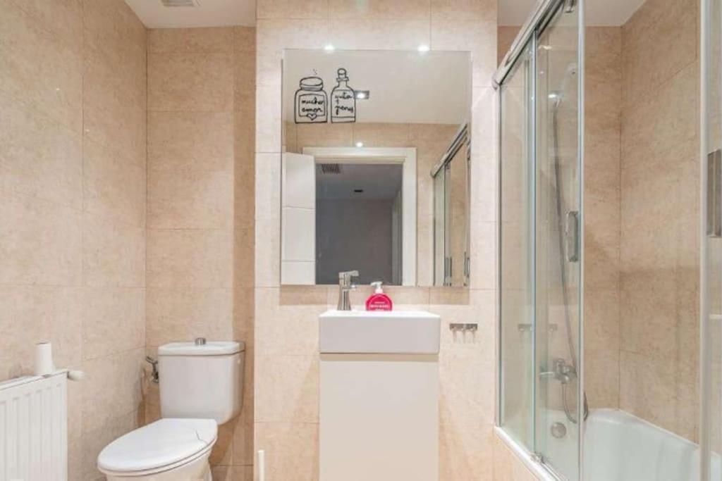 Impresionante Apartamento De 4 Dormitorios 3 Banos Y 2 Plazas De Garaje Madrid Luaran gambar